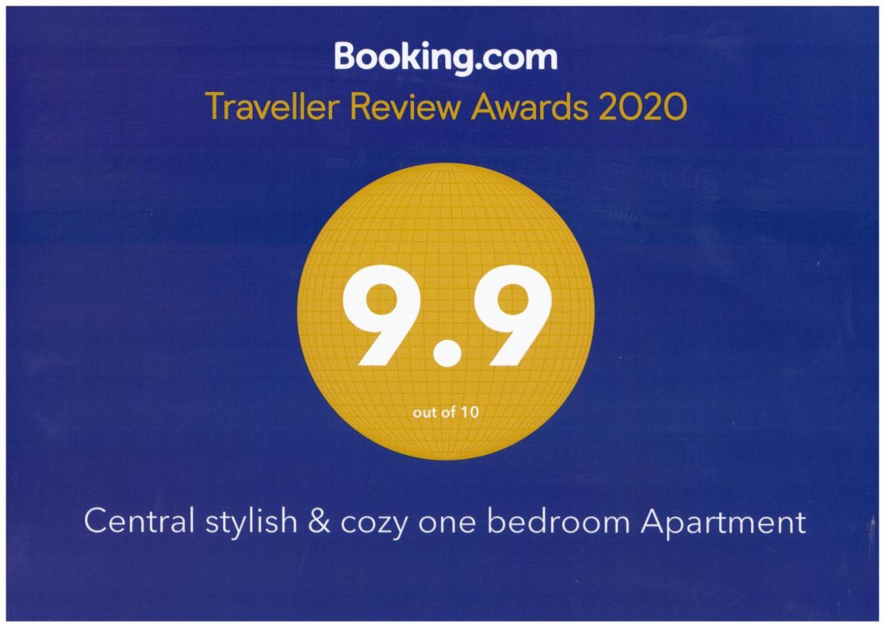 Central Stylish & Cozy One Bedroom Apartment - Adela Accommodation - Ideal For Long Stays Bukares Bagian luar foto